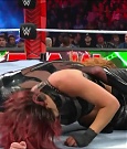 WWE_Monday_Night_Raw_2022_12_19_720p_HDTV_x264-NWCHD_mp4_006374106.jpg