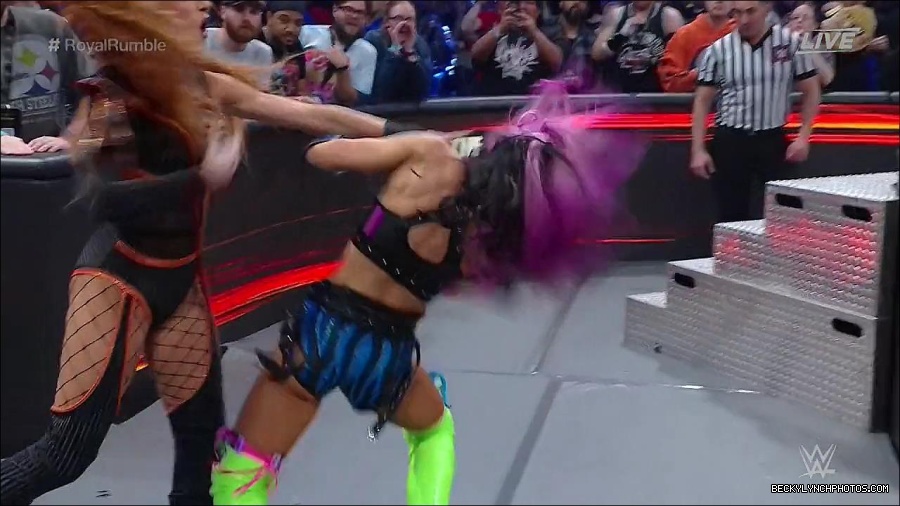 WWE_Royal_Rumble_2023_720p_WEB_h264-HEEL_mp4_009528816.jpg