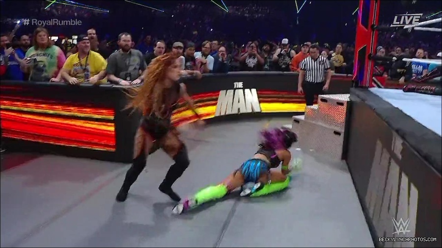 WWE_Royal_Rumble_2023_720p_WEB_h264-HEEL_mp4_009529216.jpg