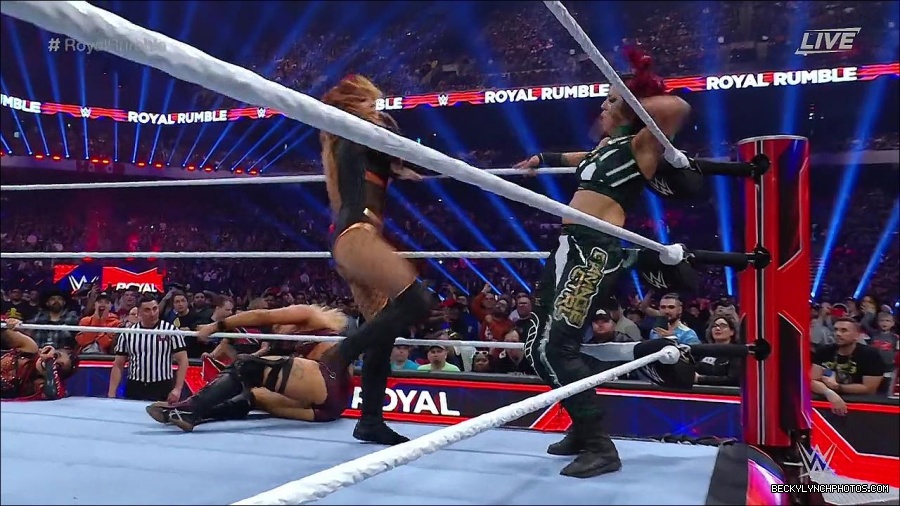WWE_Royal_Rumble_2023_720p_WEB_h264-HEEL_mp4_009537216.jpg