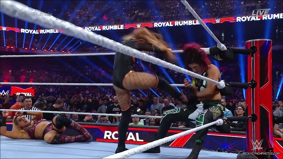WWE_Royal_Rumble_2023_720p_WEB_h264-HEEL_mp4_009539616.jpg