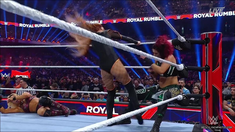 WWE_Royal_Rumble_2023_720p_WEB_h264-HEEL_mp4_009540016.jpg