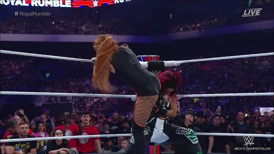 WWE_Royal_Rumble_2023_720p_WEB_h264-HEEL_mp4_009540416.jpg
