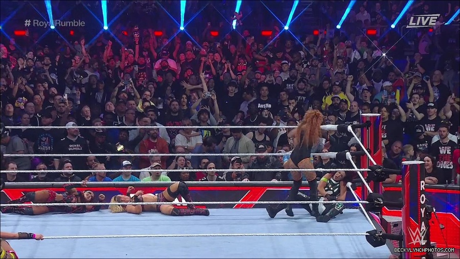 WWE_Royal_Rumble_2023_720p_WEB_h264-HEEL_mp4_009546816.jpg