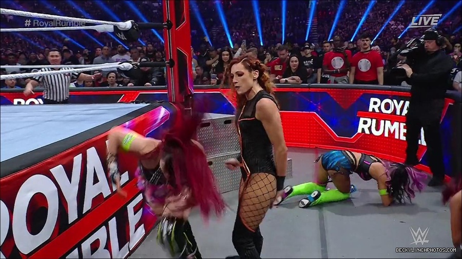 WWE_Royal_Rumble_2023_720p_WEB_h264-HEEL_mp4_009562816.jpg