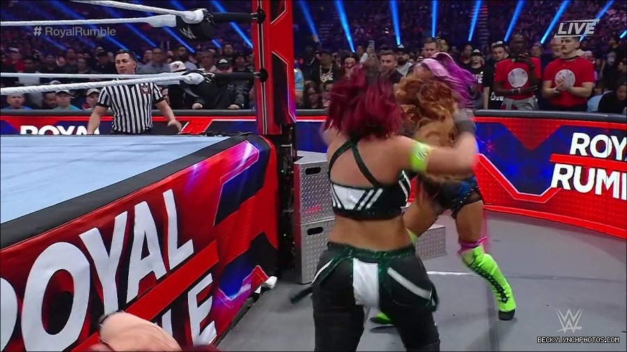 WWE_Royal_Rumble_2023_720p_WEB_h264-HEEL_mp4_009564816.jpg