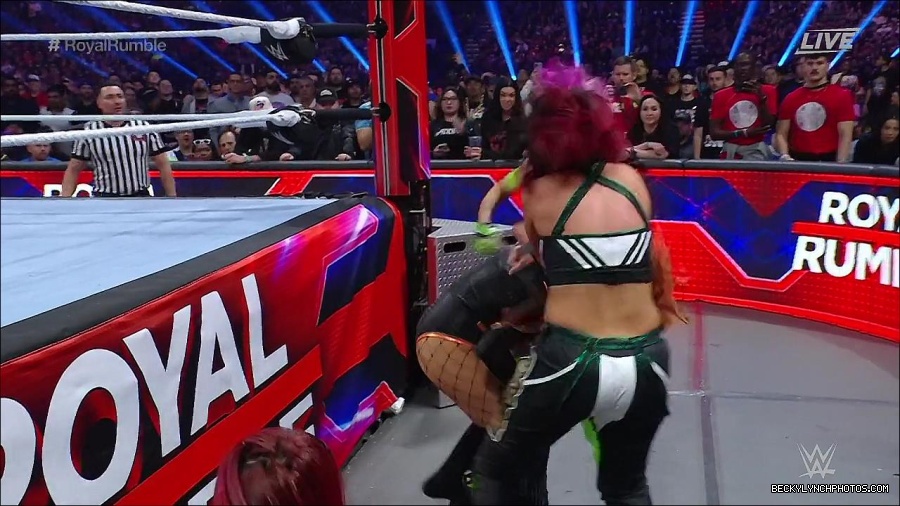 WWE_Royal_Rumble_2023_720p_WEB_h264-HEEL_mp4_009565616.jpg