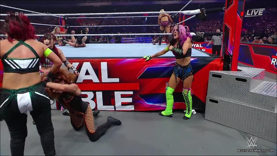 WWE_Royal_Rumble_2023_720p_WEB_h264-HEEL_mp4_009569216.jpg