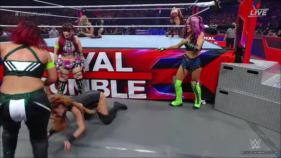 WWE_Royal_Rumble_2023_720p_WEB_h264-HEEL_mp4_009569616.jpg