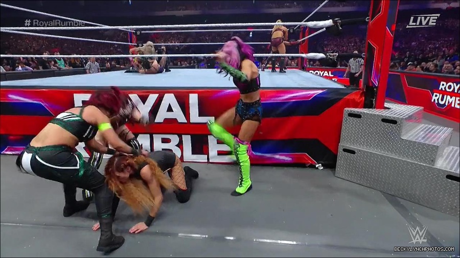 WWE_Royal_Rumble_2023_720p_WEB_h264-HEEL_mp4_009570416.jpg