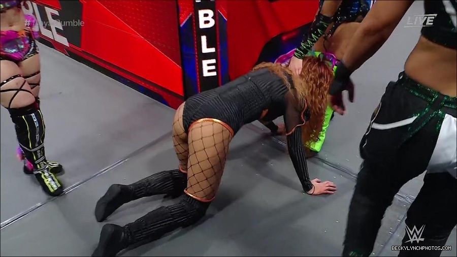WWE_Royal_Rumble_2023_720p_WEB_h264-HEEL_mp4_009579616.jpg
