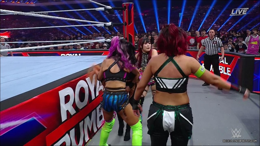 WWE_Royal_Rumble_2023_720p_WEB_h264-HEEL_mp4_009586016.jpg