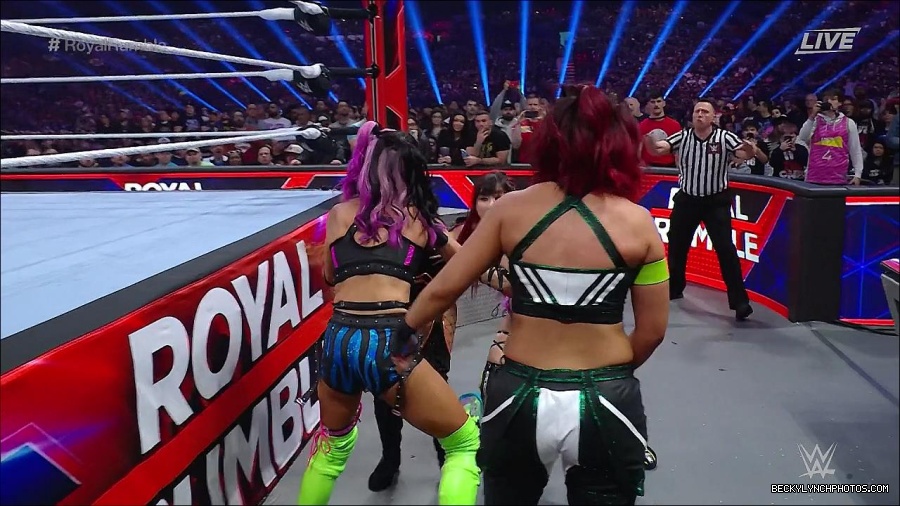 WWE_Royal_Rumble_2023_720p_WEB_h264-HEEL_mp4_009586416.jpg