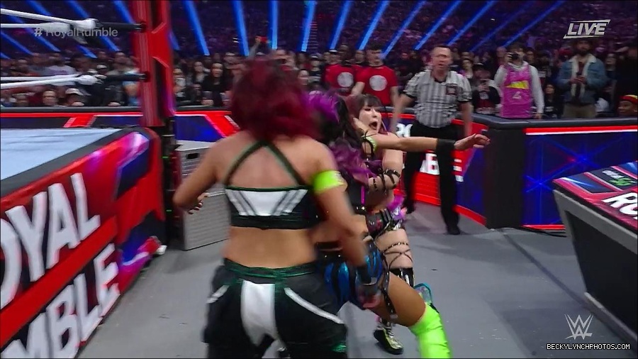 WWE_Royal_Rumble_2023_720p_WEB_h264-HEEL_mp4_009587216.jpg