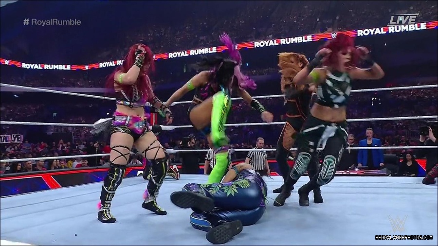 WWE_Royal_Rumble_2023_720p_WEB_h264-HEEL_mp4_010051950.jpg
