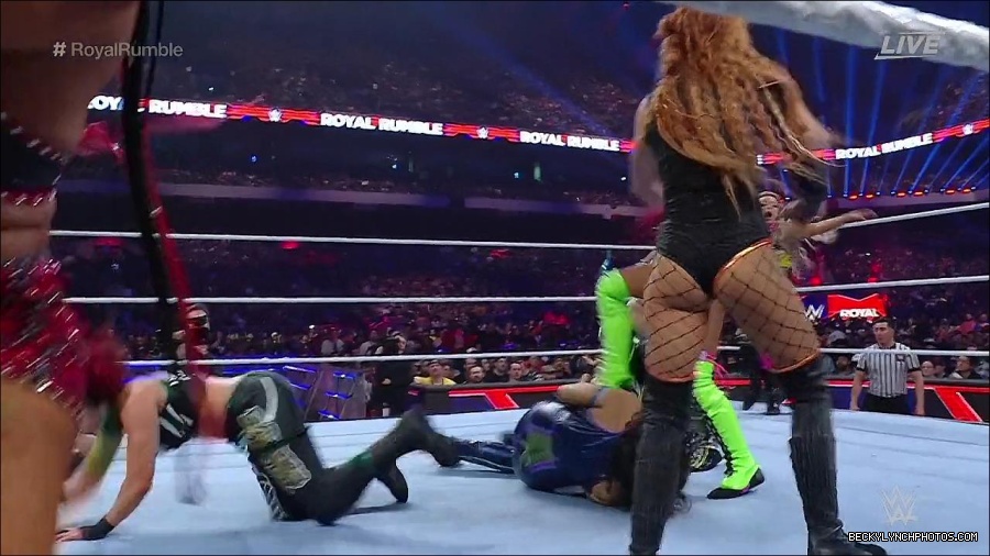 WWE_Royal_Rumble_2023_720p_WEB_h264-HEEL_mp4_010052350.jpg