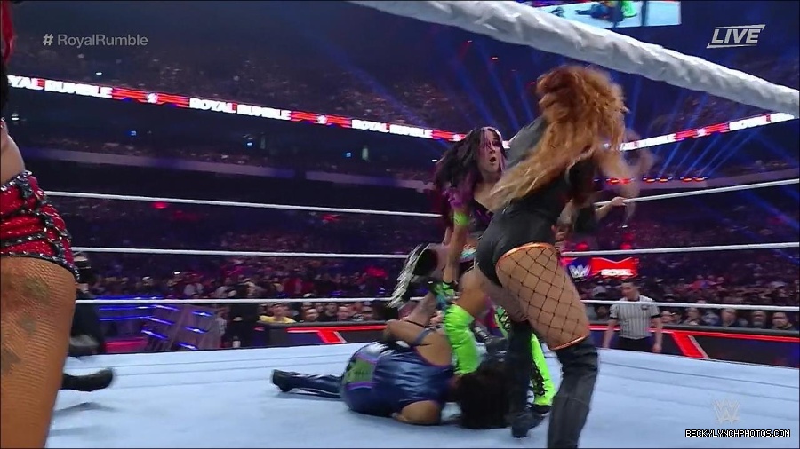 WWE_Royal_Rumble_2023_720p_WEB_h264-HEEL_mp4_010052750.jpg