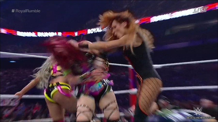 WWE_Royal_Rumble_2023_720p_WEB_h264-HEEL_mp4_010054350.jpg
