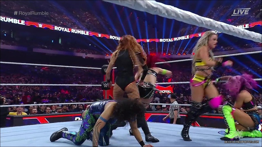 WWE_Royal_Rumble_2023_720p_WEB_h264-HEEL_mp4_010054750.jpg