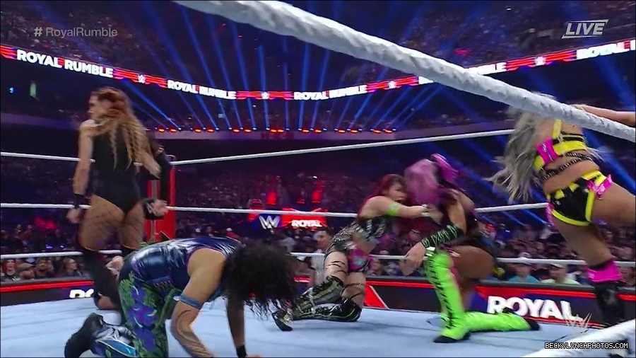 WWE_Royal_Rumble_2023_720p_WEB_h264-HEEL_mp4_010055550.jpg
