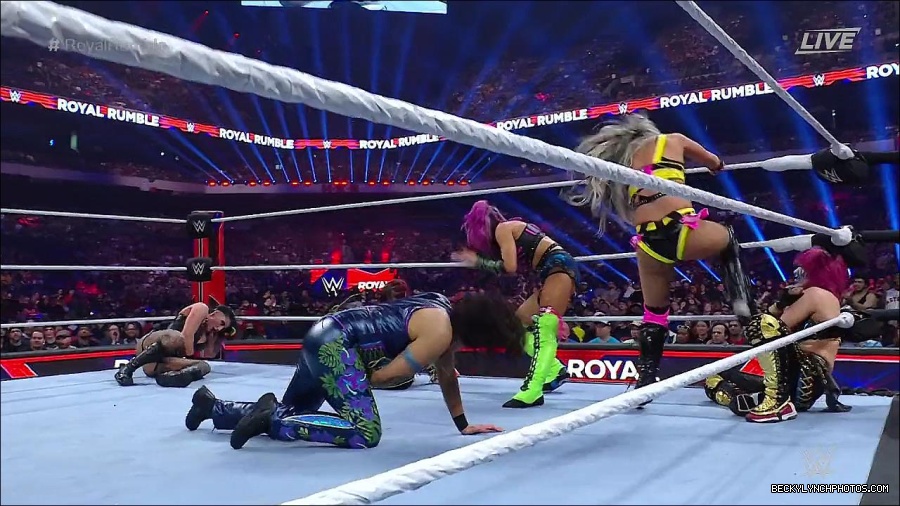 WWE_Royal_Rumble_2023_720p_WEB_h264-HEEL_mp4_010057550.jpg