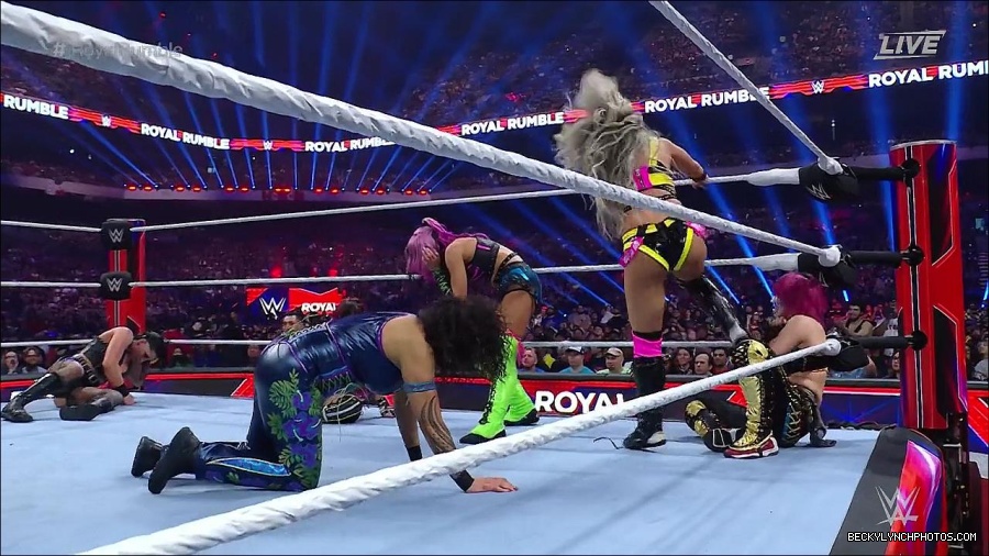 WWE_Royal_Rumble_2023_720p_WEB_h264-HEEL_mp4_010058350.jpg