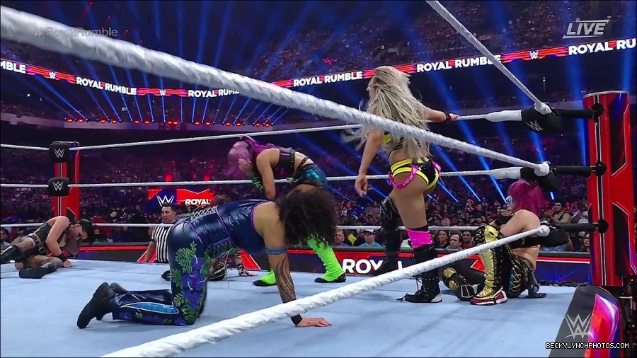 WWE_Royal_Rumble_2023_720p_WEB_h264-HEEL_mp4_010058750.jpg