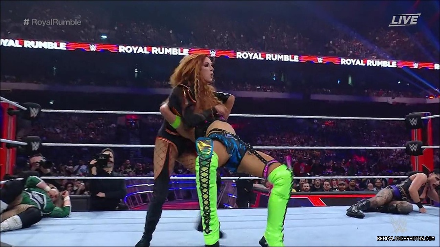 WWE_Royal_Rumble_2023_720p_WEB_h264-HEEL_mp4_010063950.jpg