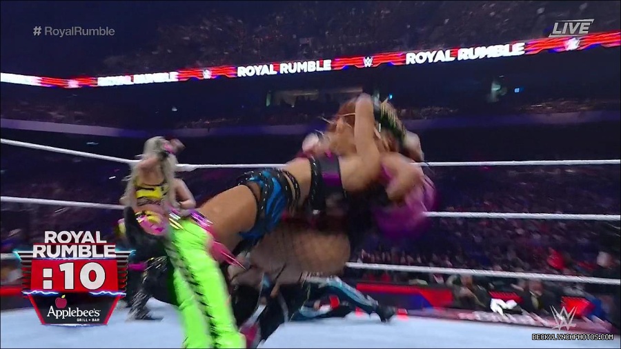 WWE_Royal_Rumble_2023_720p_WEB_h264-HEEL_mp4_010068750.jpg