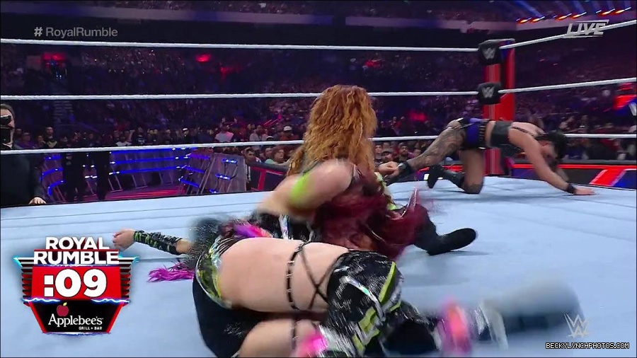 WWE_Royal_Rumble_2023_720p_WEB_h264-HEEL_mp4_010070350.jpg