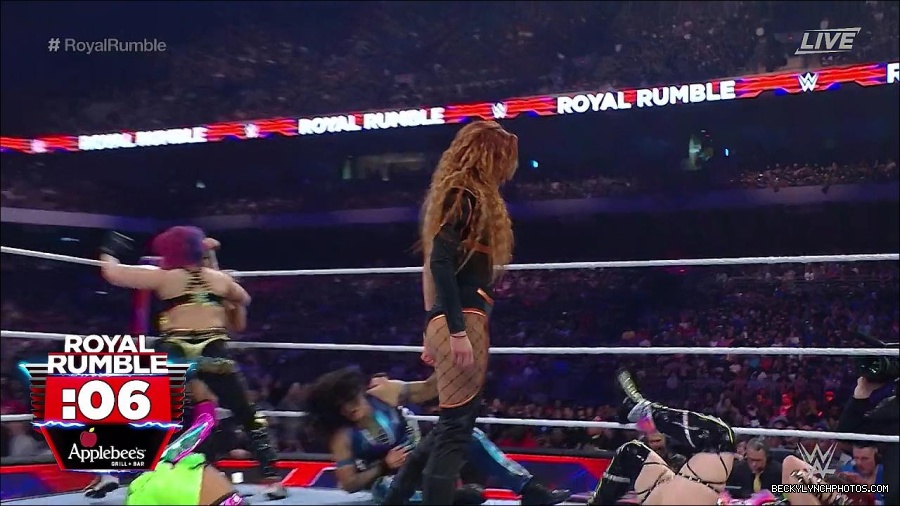 WWE_Royal_Rumble_2023_720p_WEB_h264-HEEL_mp4_010072750.jpg