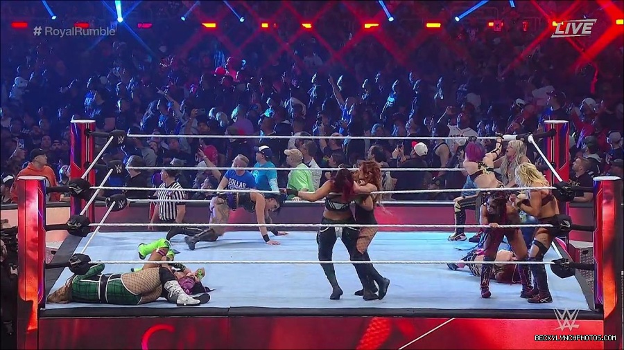 WWE_Royal_Rumble_2023_720p_WEB_h264-HEEL_mp4_010081150.jpg