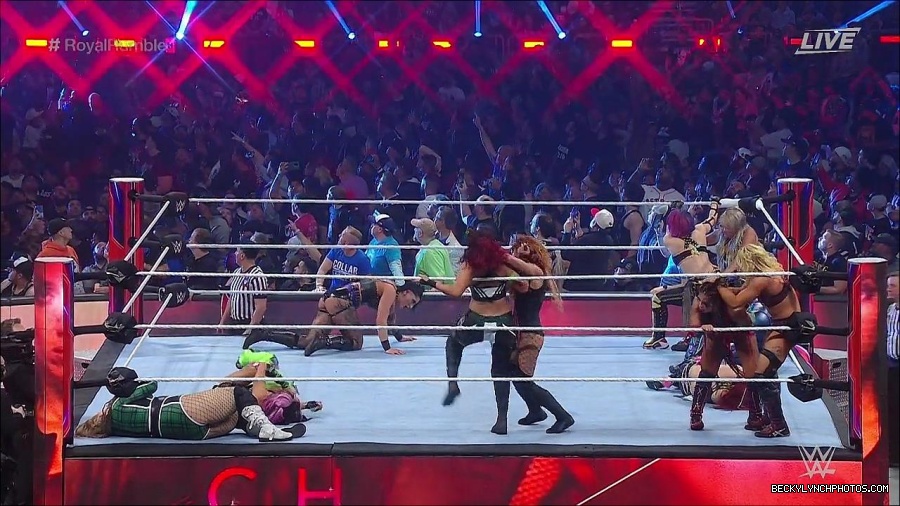 WWE_Royal_Rumble_2023_720p_WEB_h264-HEEL_mp4_010081550.jpg