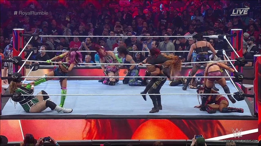 WWE_Royal_Rumble_2023_720p_WEB_h264-HEEL_mp4_010129550.jpg