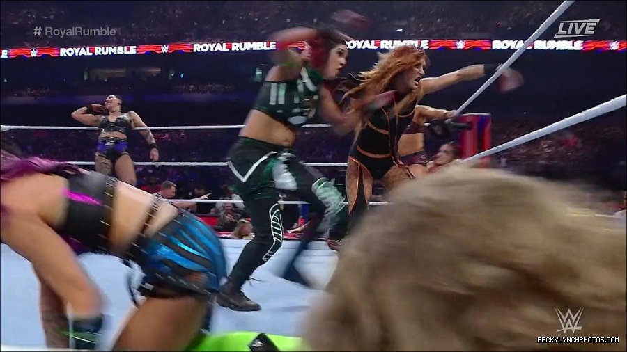 WWE_Royal_Rumble_2023_720p_WEB_h264-HEEL_mp4_010152350.jpg