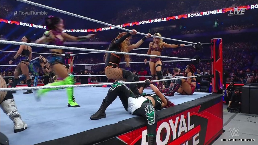 WWE_Royal_Rumble_2023_720p_WEB_h264-HEEL_mp4_010156750.jpg