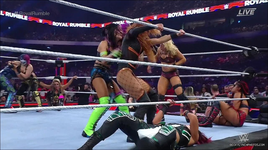 WWE_Royal_Rumble_2023_720p_WEB_h264-HEEL_mp4_010157550.jpg