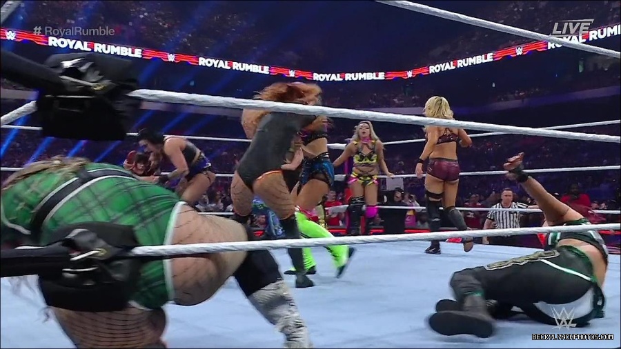 WWE_Royal_Rumble_2023_720p_WEB_h264-HEEL_mp4_010159550.jpg