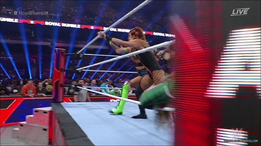 WWE_Royal_Rumble_2023_720p_WEB_h264-HEEL_mp4_010160350.jpg