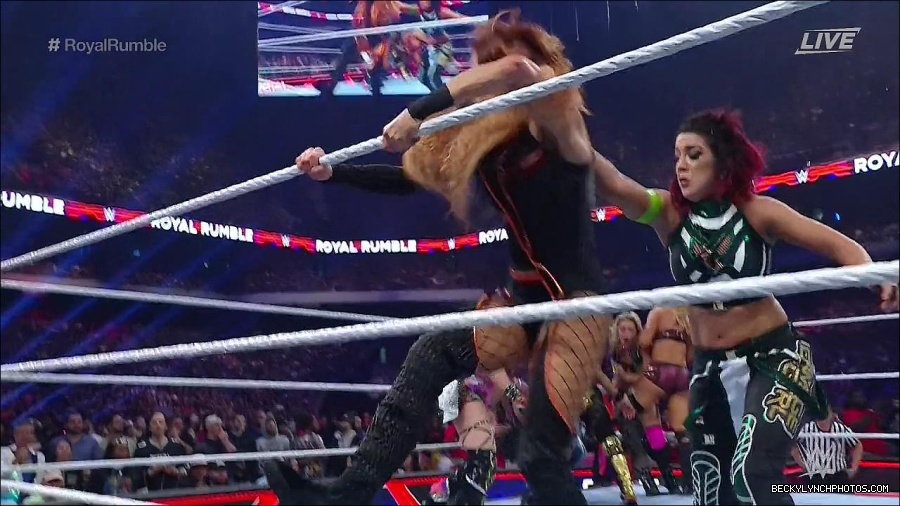 WWE_Royal_Rumble_2023_720p_WEB_h264-HEEL_mp4_010164350.jpg
