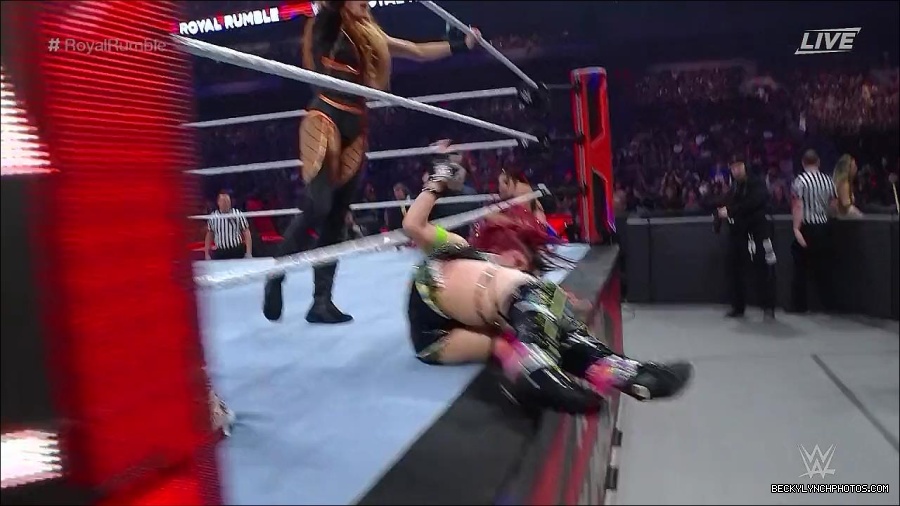 WWE_Royal_Rumble_2023_720p_WEB_h264-HEEL_mp4_010171150.jpg