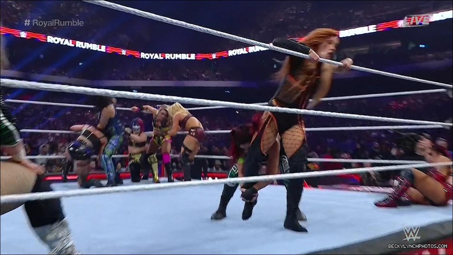 WWE_Royal_Rumble_2023_720p_WEB_h264-HEEL_mp4_010172750.jpg
