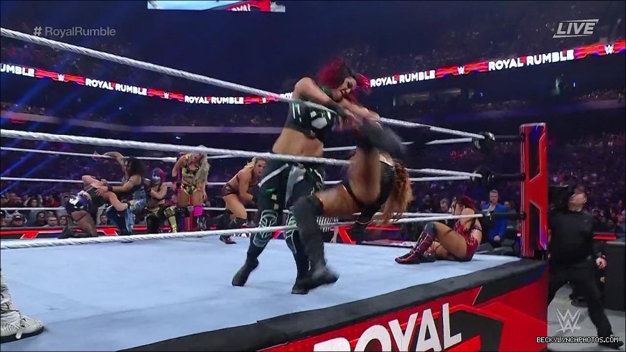 WWE_Royal_Rumble_2023_720p_WEB_h264-HEEL_mp4_010173950.jpg