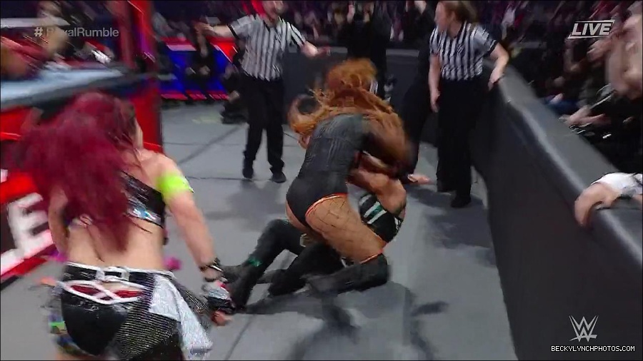 WWE_Royal_Rumble_2023_720p_WEB_h264-HEEL_mp4_010189550.jpg