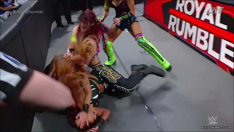 WWE_Royal_Rumble_2023_720p_WEB_h264-HEEL_mp4_010191150.jpg