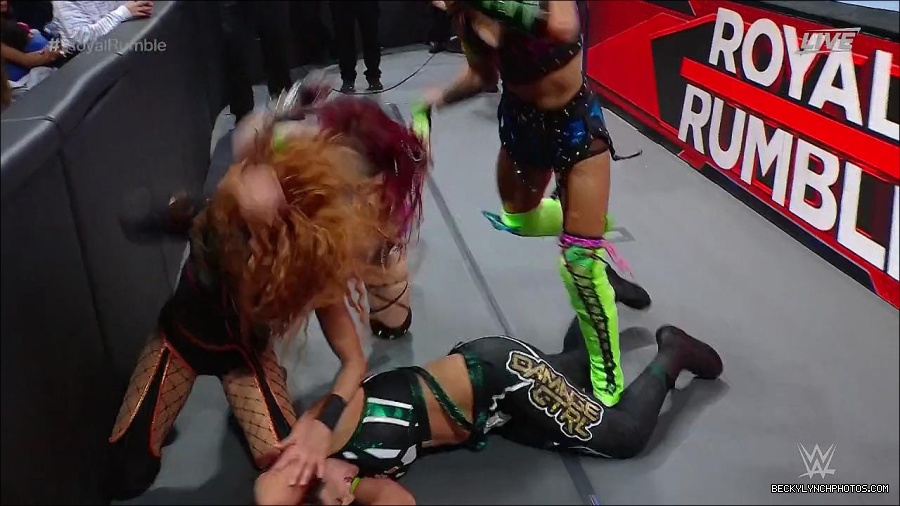 WWE_Royal_Rumble_2023_720p_WEB_h264-HEEL_mp4_010191550.jpg