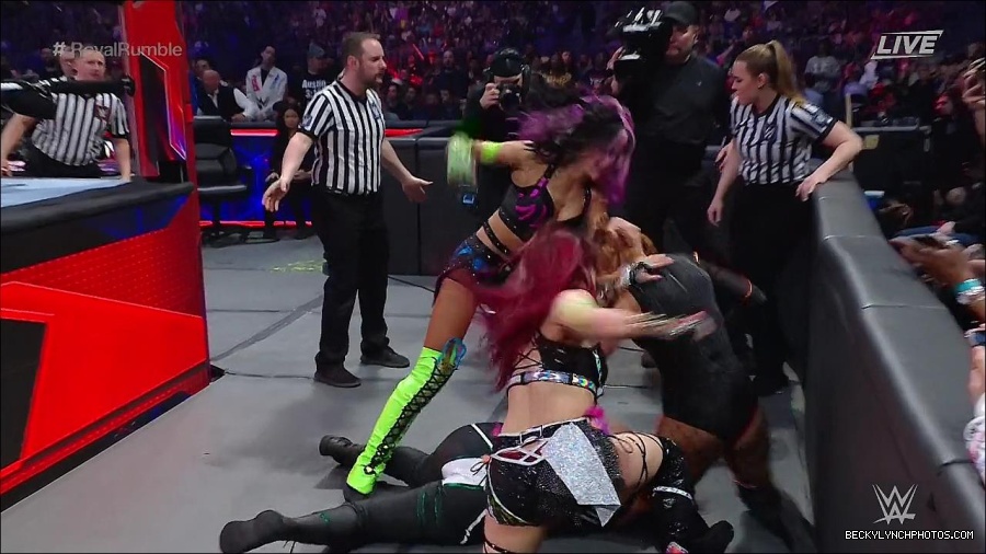 WWE_Royal_Rumble_2023_720p_WEB_h264-HEEL_mp4_010192350.jpg