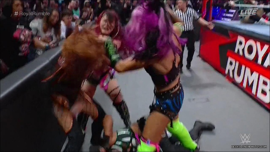 WWE_Royal_Rumble_2023_720p_WEB_h264-HEEL_mp4_010193550.jpg