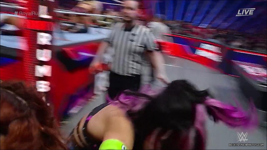 WWE_Royal_Rumble_2023_720p_WEB_h264-HEEL_mp4_010197950.jpg