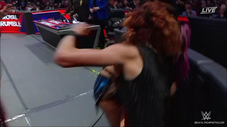WWE_Royal_Rumble_2023_720p_WEB_h264-HEEL_mp4_010198750.jpg